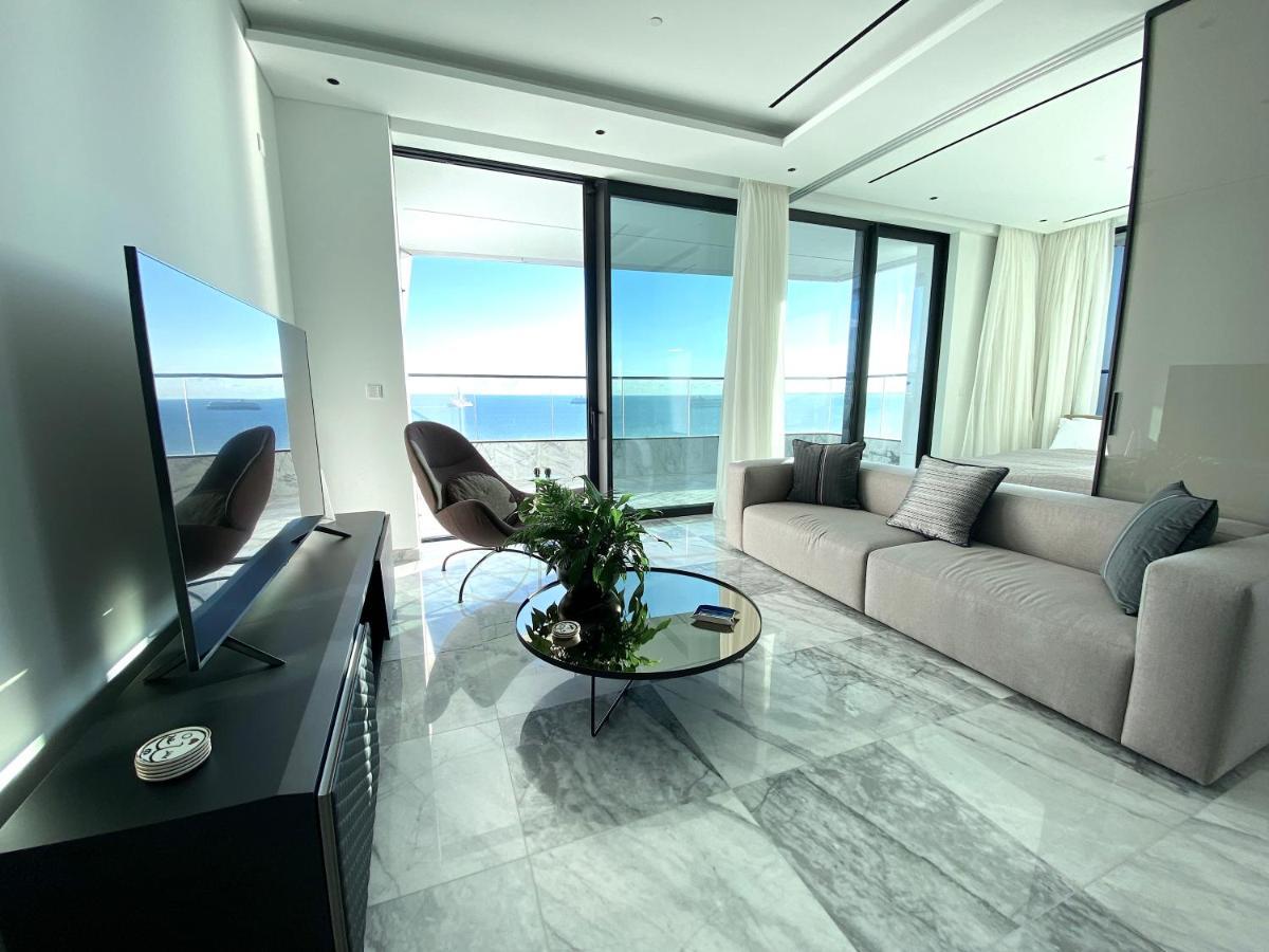 Luxury Private Apartments - Лимасол Экстерьер фото