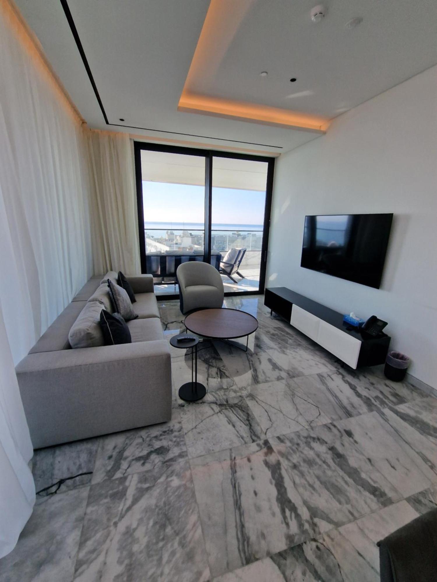 Luxury Private Apartments - Лимасол Экстерьер фото